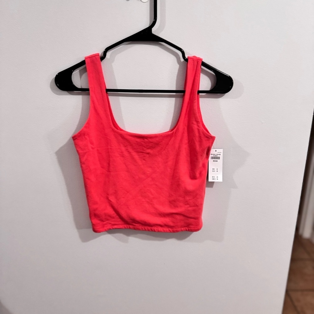 NWT Abercrombie & Fitch 90’s Crop top Size Medium - Picture 2 of 3
